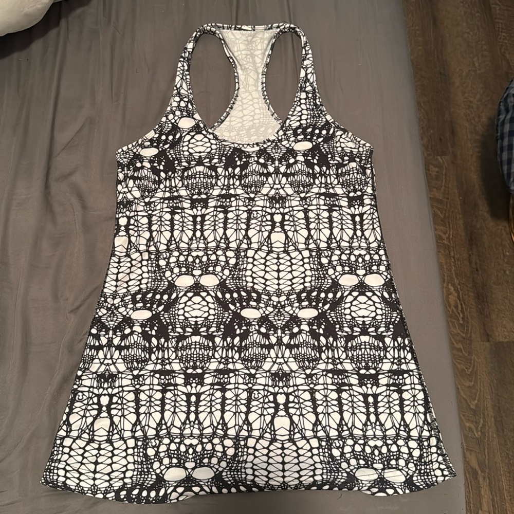 Lululemon Cool Racerback Size 10 Glacier Lace